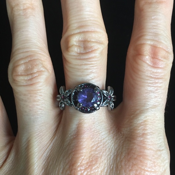 Purple Stone and Floral Black Gold Tone Ring 8 - Picture 2 of 6